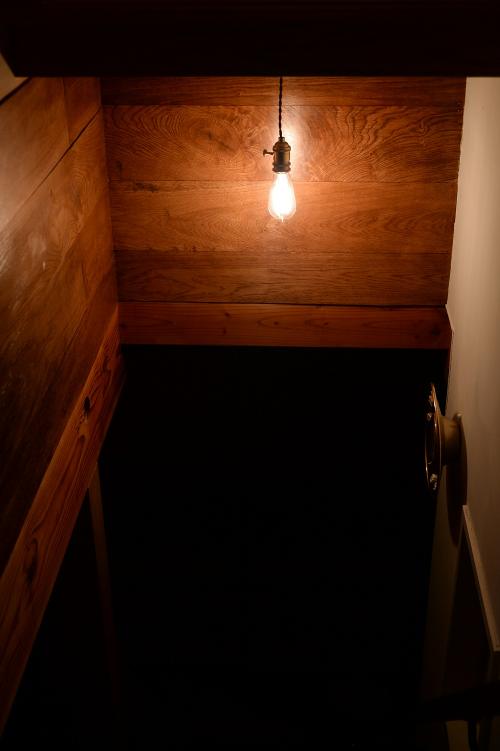 階段室の灯火5