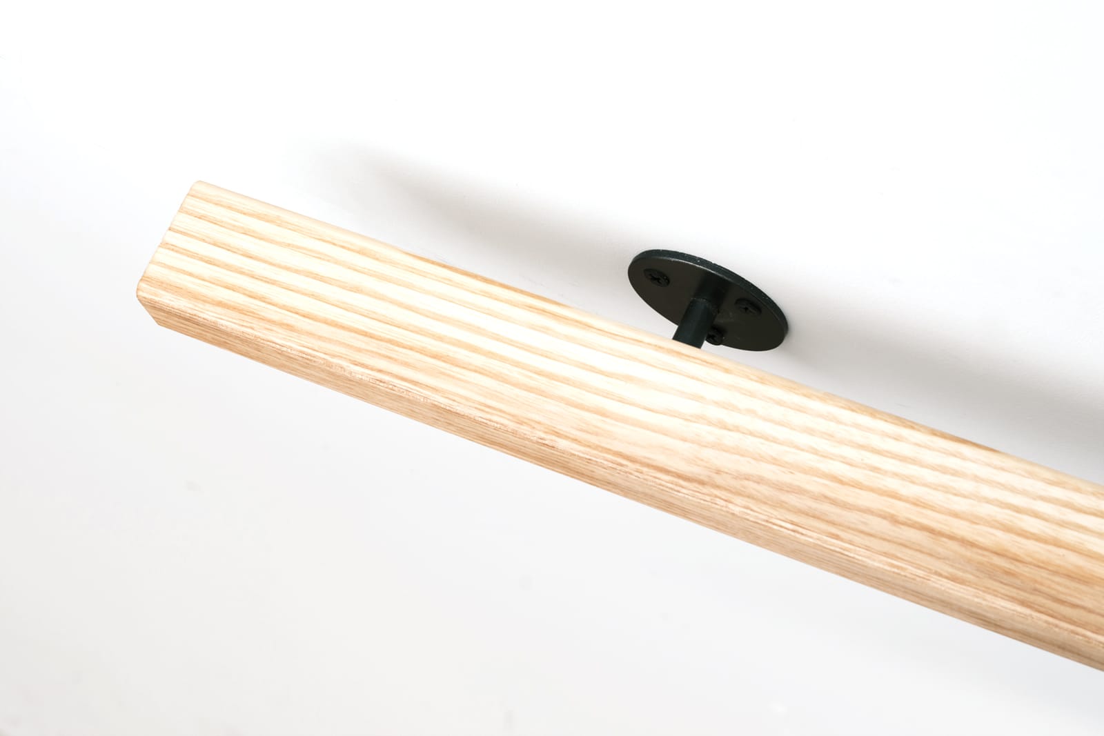 木と鉄の手摺 ホワイトアッシュ L3010～3800 ET-SH004-08-G250 ホワイトアッシュは木目が生える美しい白肌