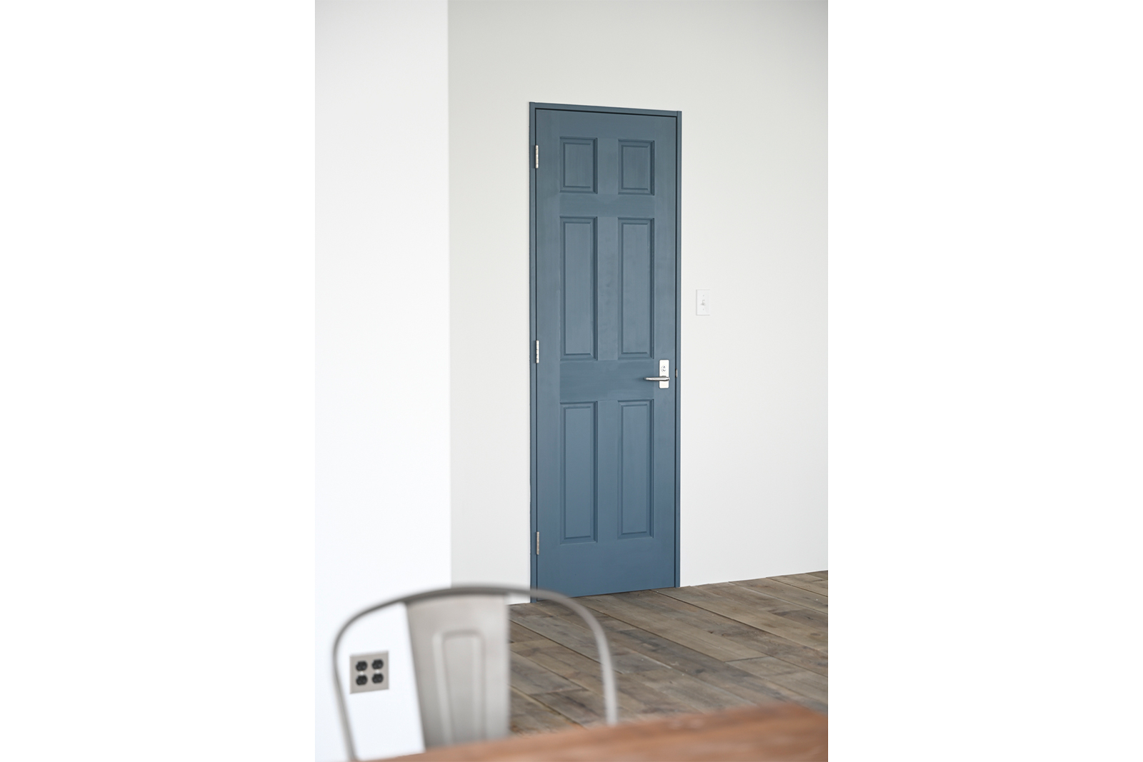 船舶ドアパーツ レバーハンドル ホーン 表示錠 PS-HD015-05-G141 レバーハンドルが空間のアクセントに（レバーハンドル ホーン 表示錠）（写真提供：photo studio mo’ better）