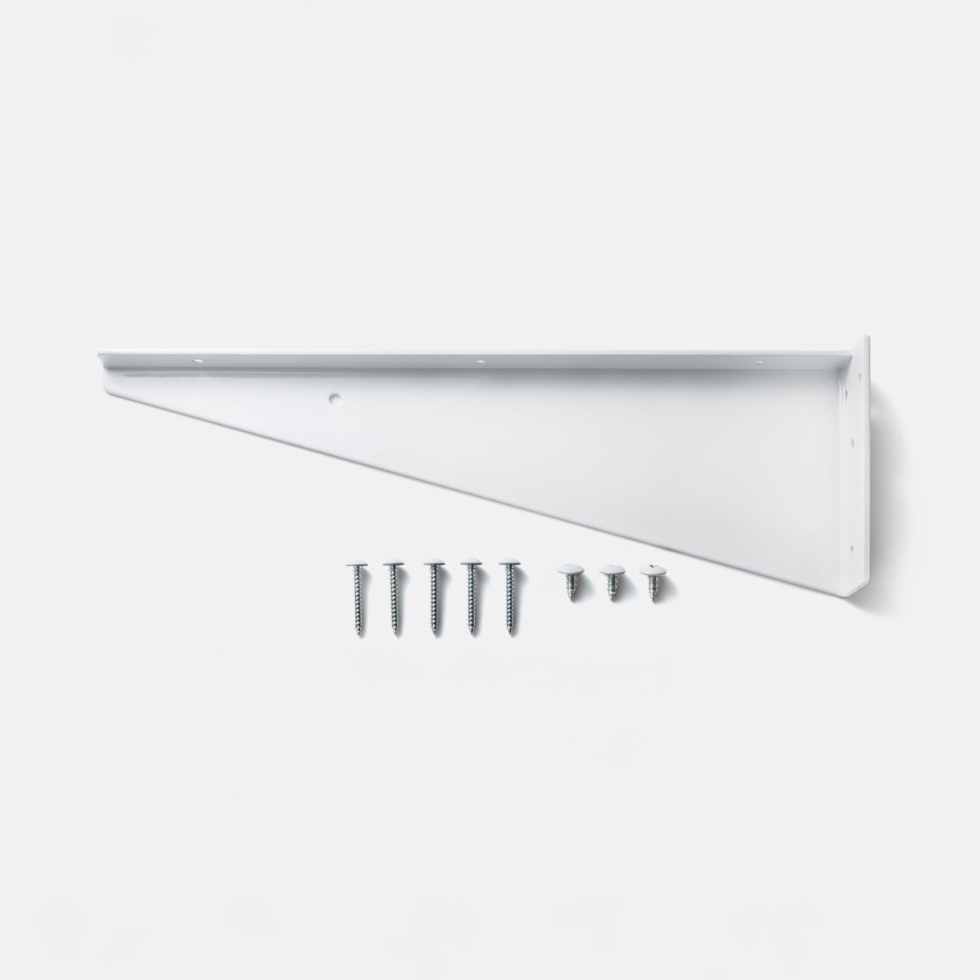 人工大理石の洗面カウンター 三角ブラケット (L) KB-PR014-13-G141 ビスが付属します。側壁がある場合は、三角のプレート面にある丸穴からも補助的に固定が可能です。（側壁がない場合はビスが1本余ります）