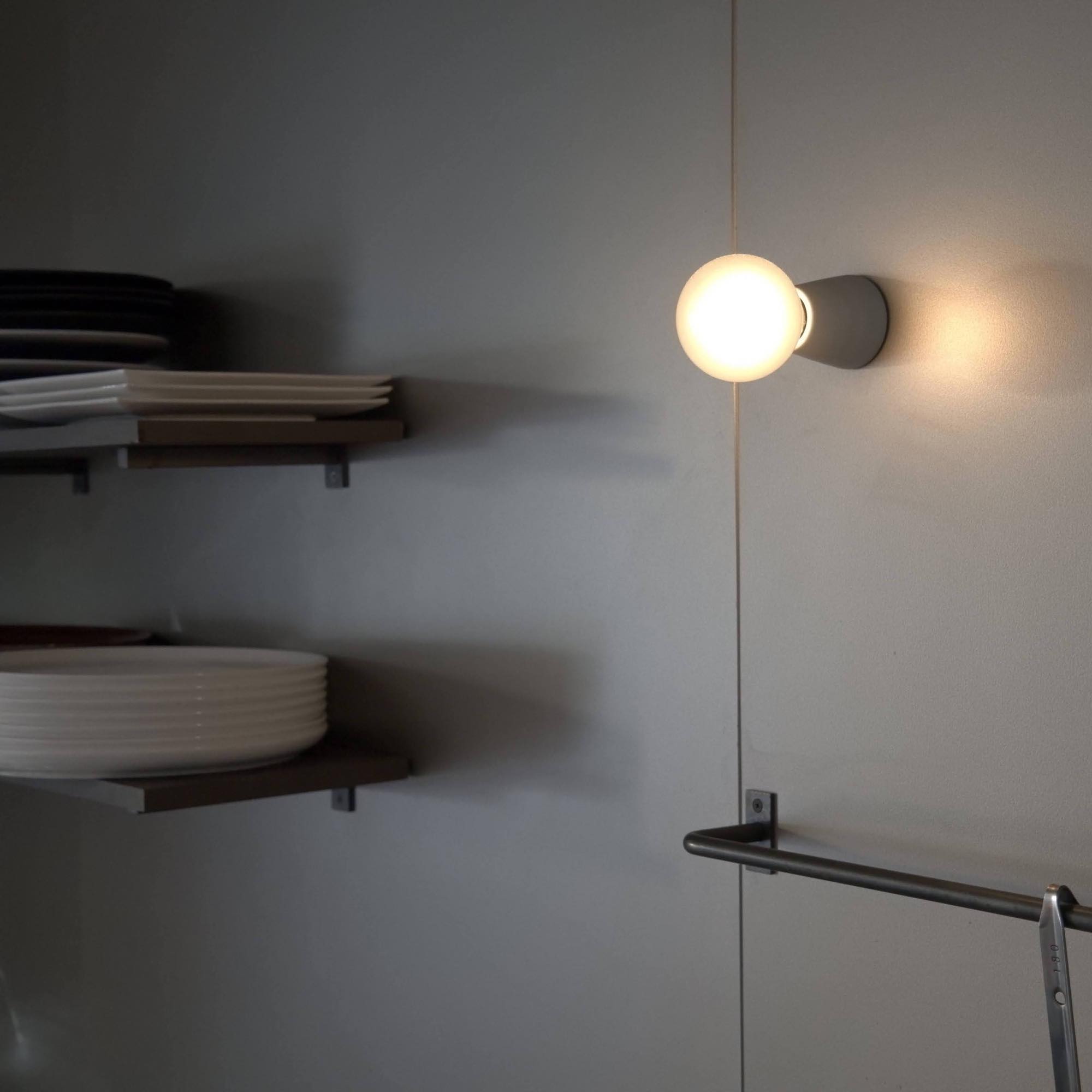 フロストLED電球 φ70(E26)55W相当 アイス 2700K電球色 LT-BB008-10-G141