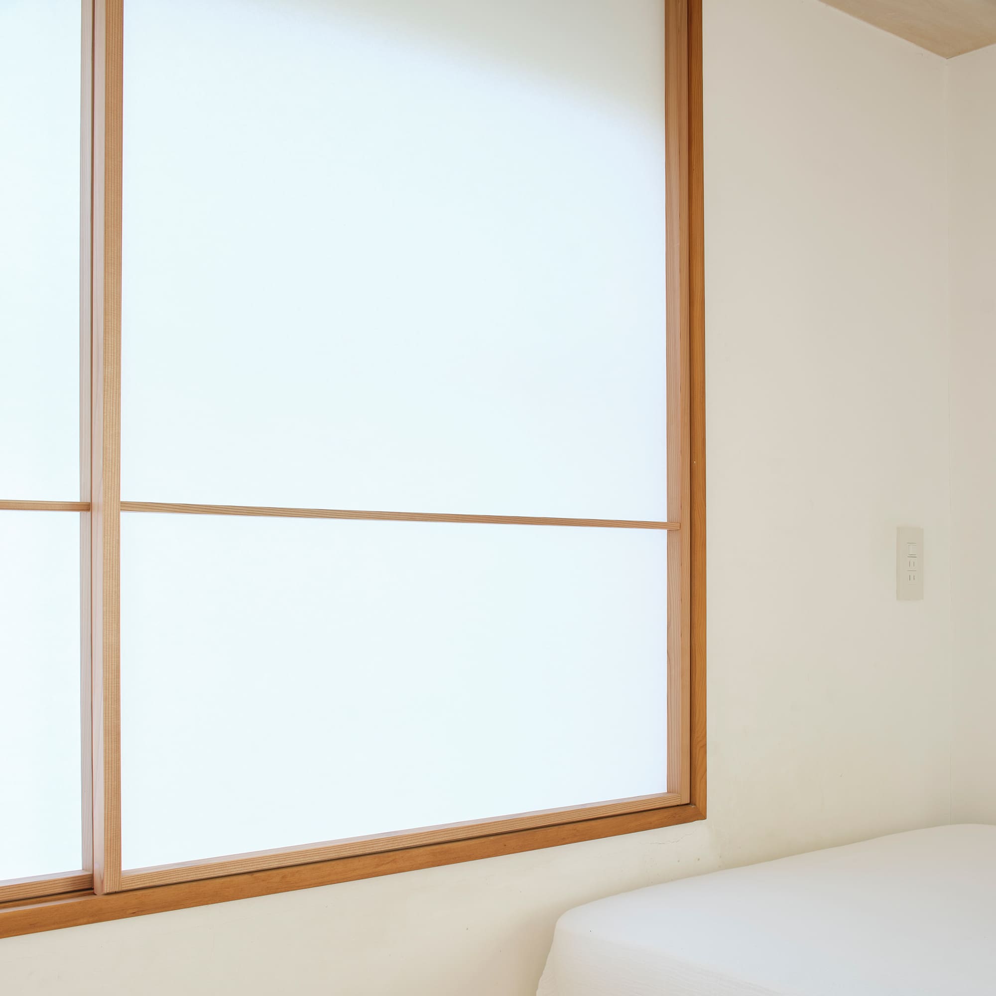 障子 腰窓タイプ DW-DR009-01-G164 （撮影：中村晃）