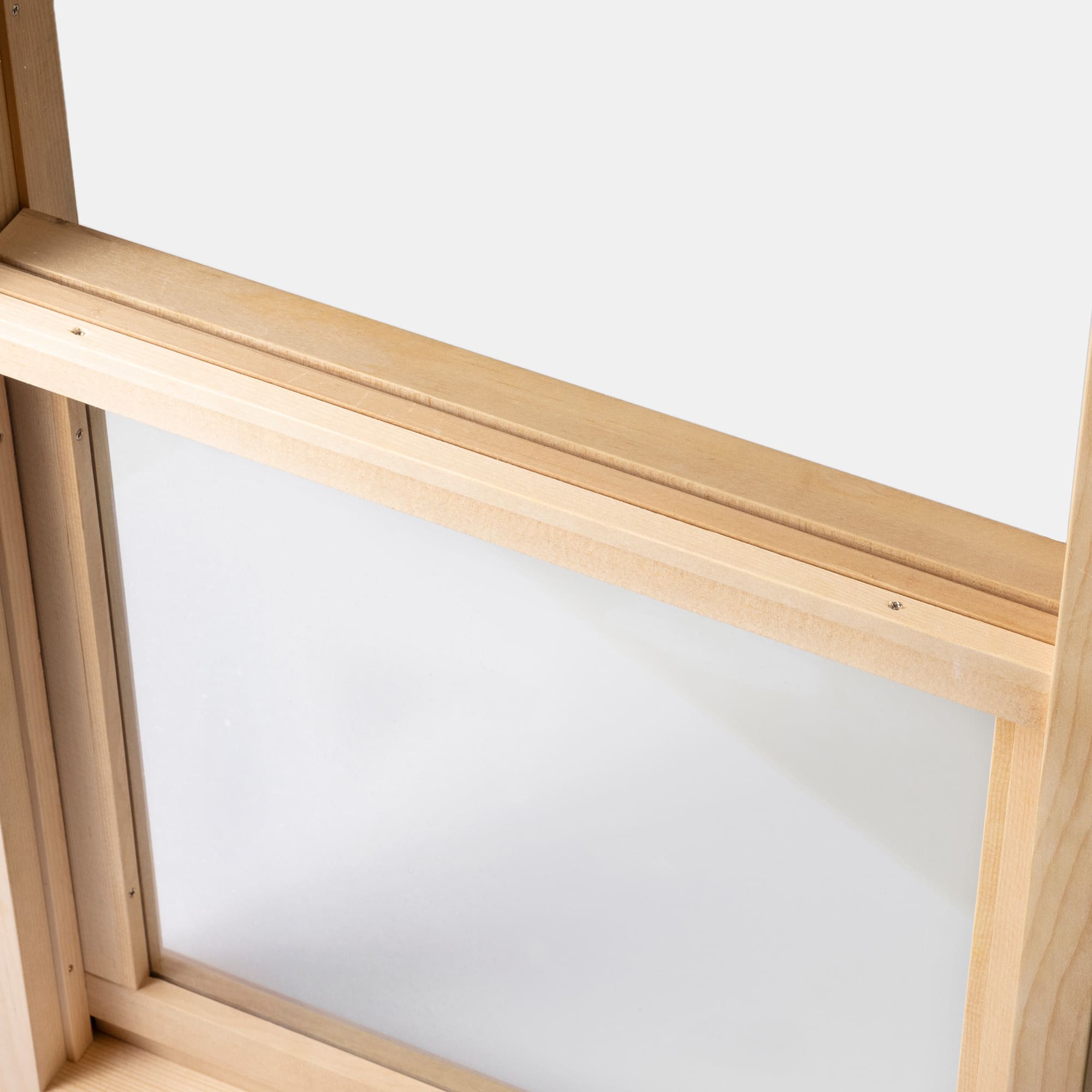 木製室内窓 上げ下げタイプ DW-DR008-08-G164 裏面の押縁の細ビスを外すことでガラス交換ができます