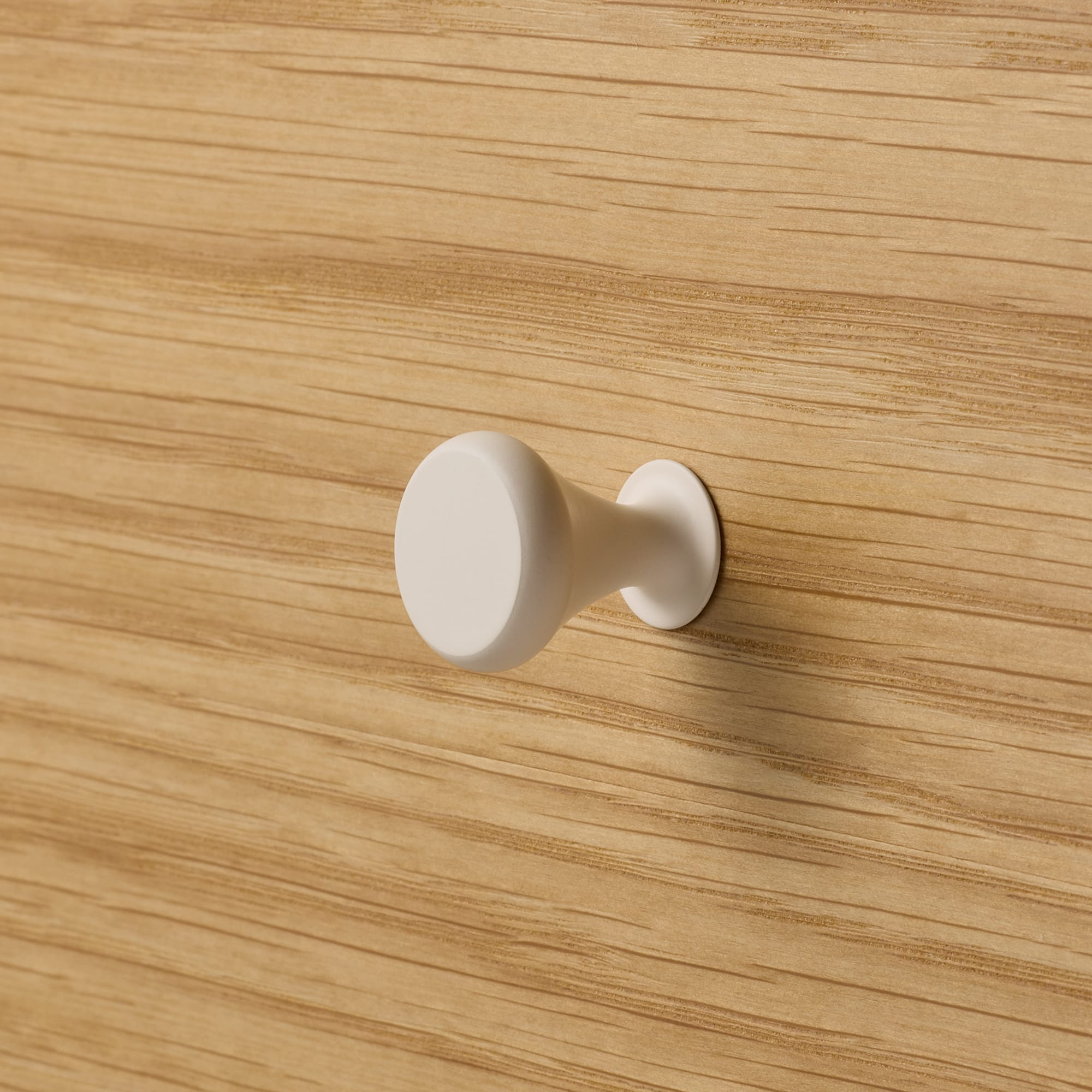 オヨンミンつまみ ゴブレット20 PS-HD025-03-G141 オーク材と合わせたイメージ