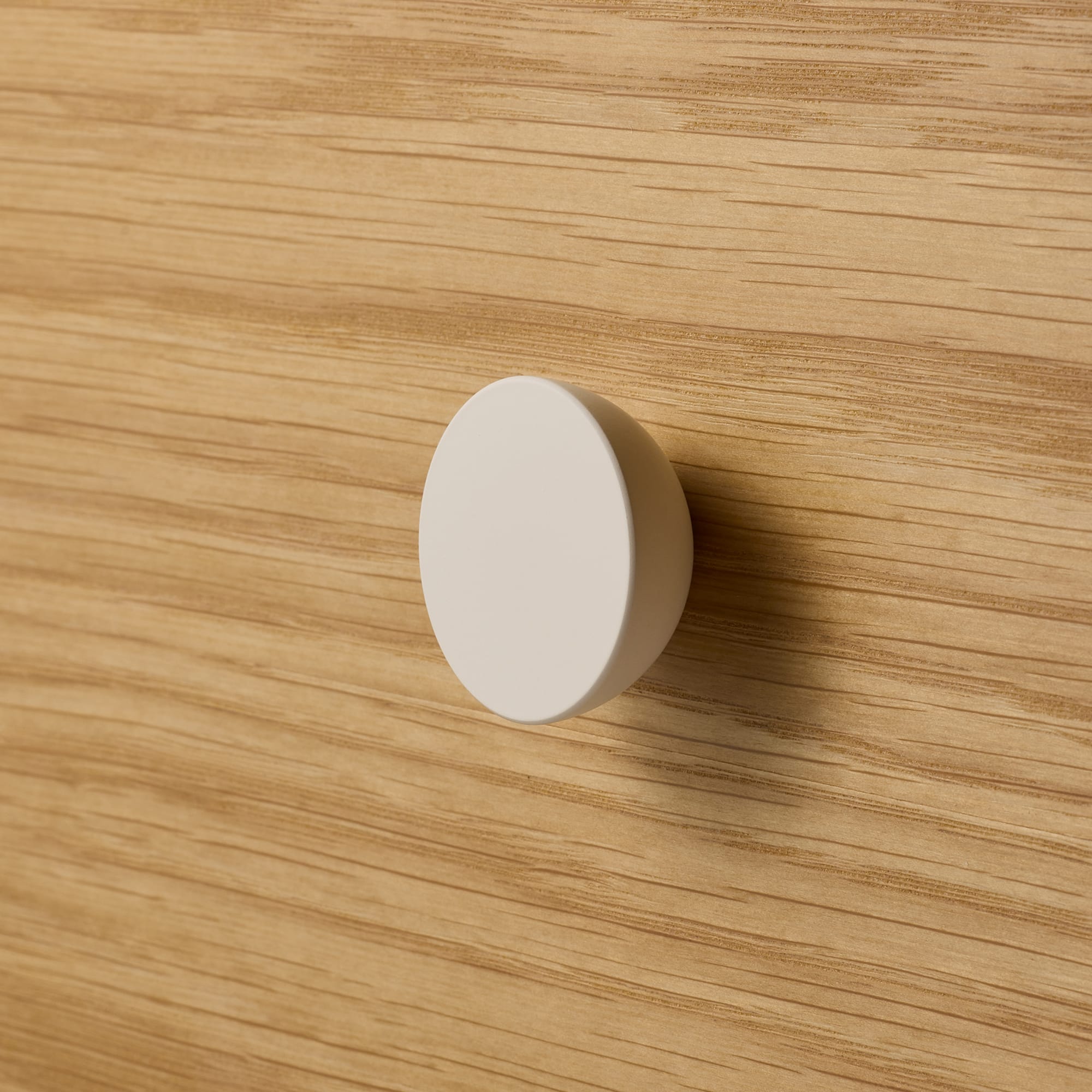 オヨンミンつまみ ボウル PS-HD025-07-G141 オーク材と合わせたイメージ