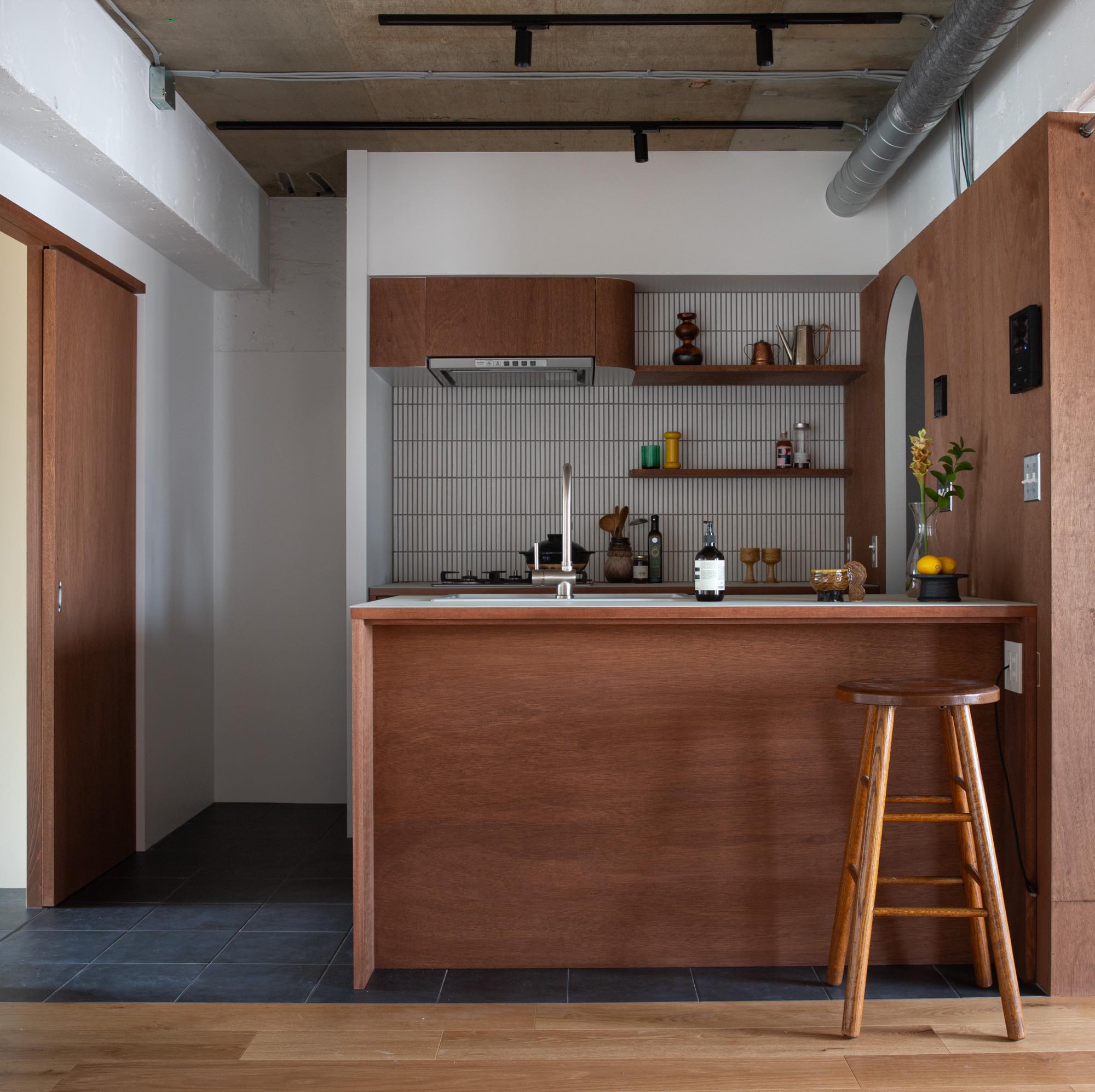 土間タイル 内床用 ダークグレー（ケース） FL-TL001-15-G141 内床用 ダークグレー