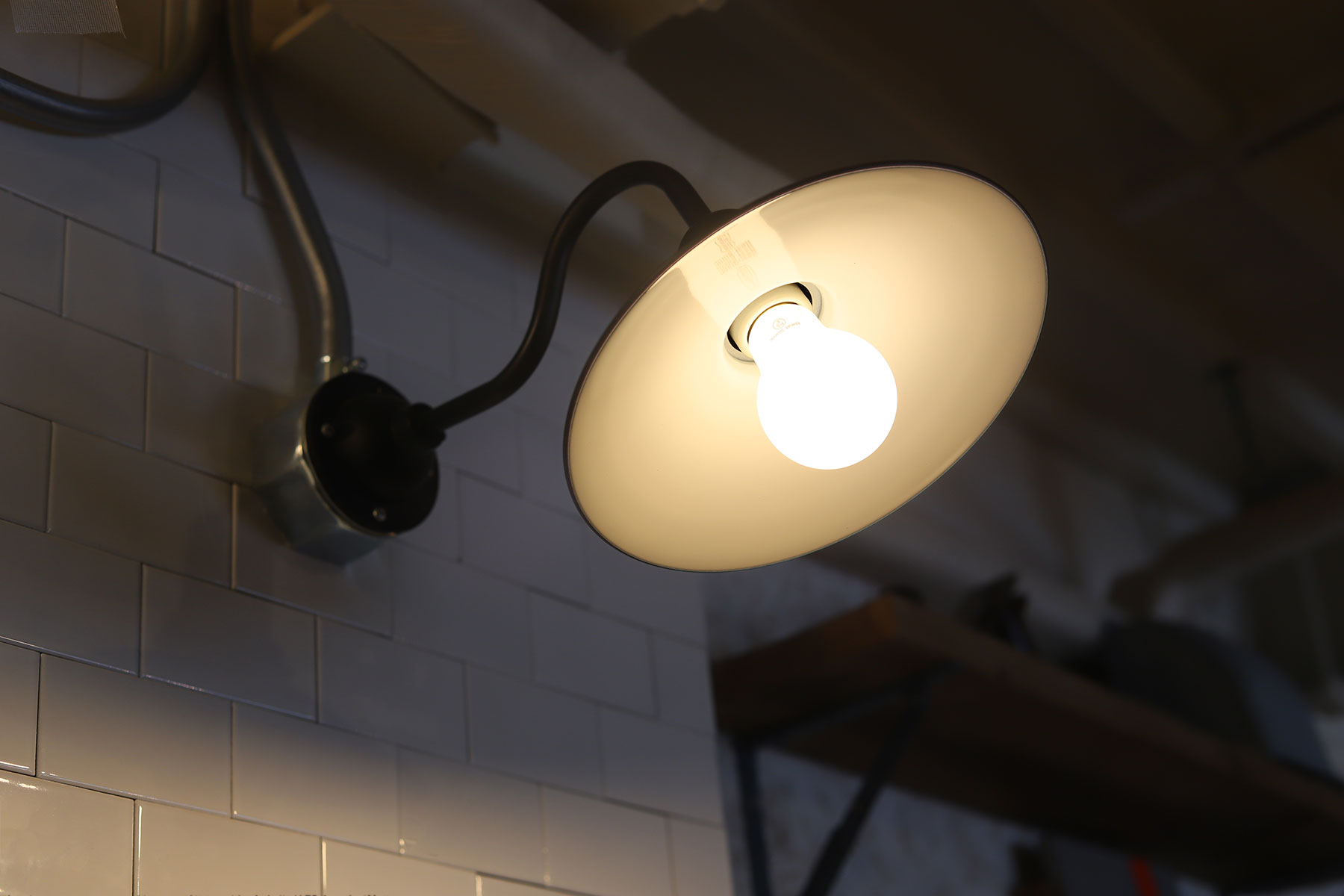 フロストLED電球 φ60(E26)40W相当 スノー 2700K電球色 LT-BB008-04-G141 レトロブラケットライトと合わせて