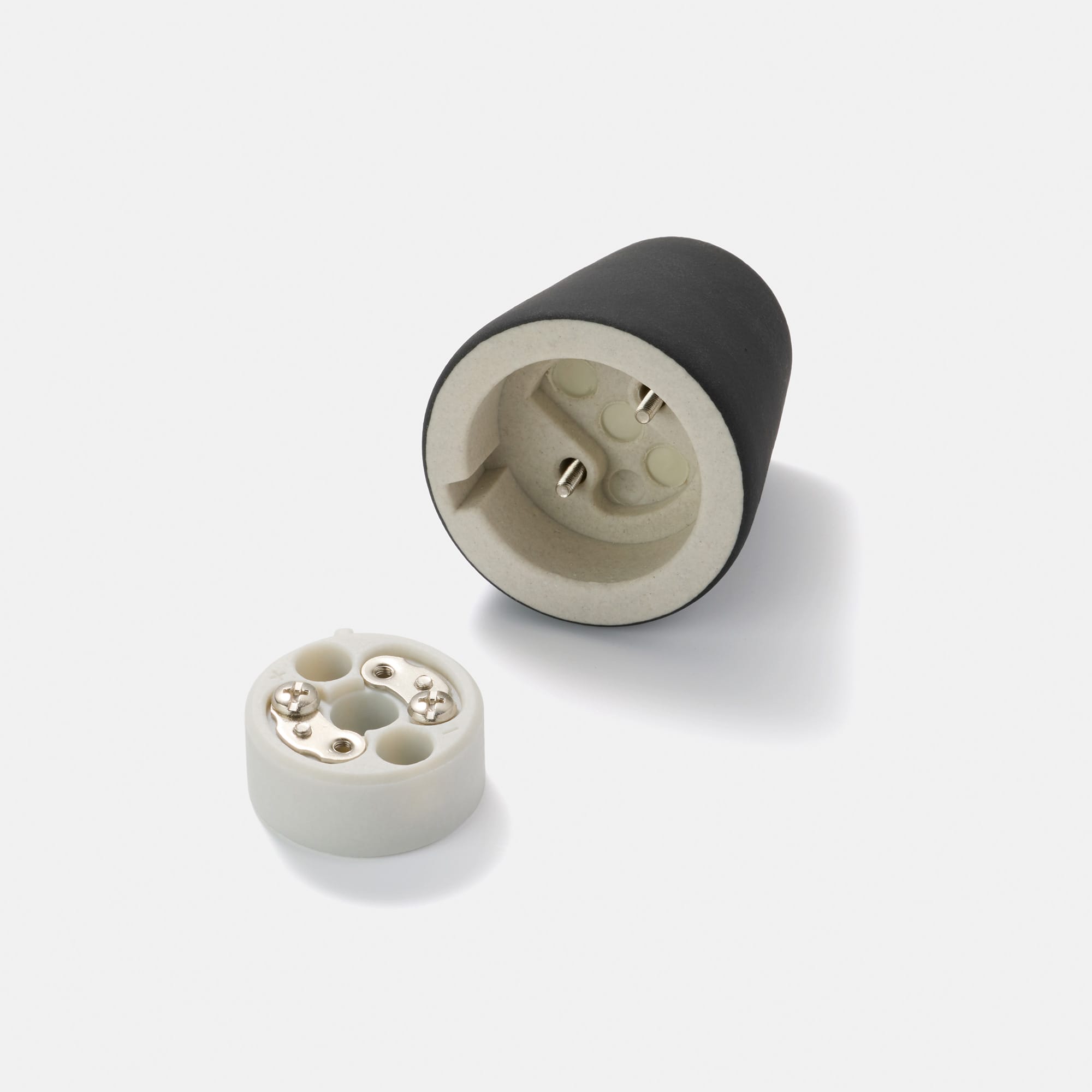 モデストレセップ Mサイズ E26 ブラック LT-BR015-03-G141 表からネジを緩めると裏の蓋が取れます