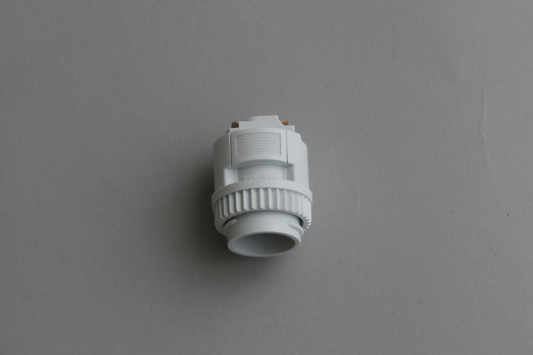 ライティングレールプラグ E17 ソケット (WH) LT-PS010-04-G141 口金E17用の電球ソケット（ホワイト）