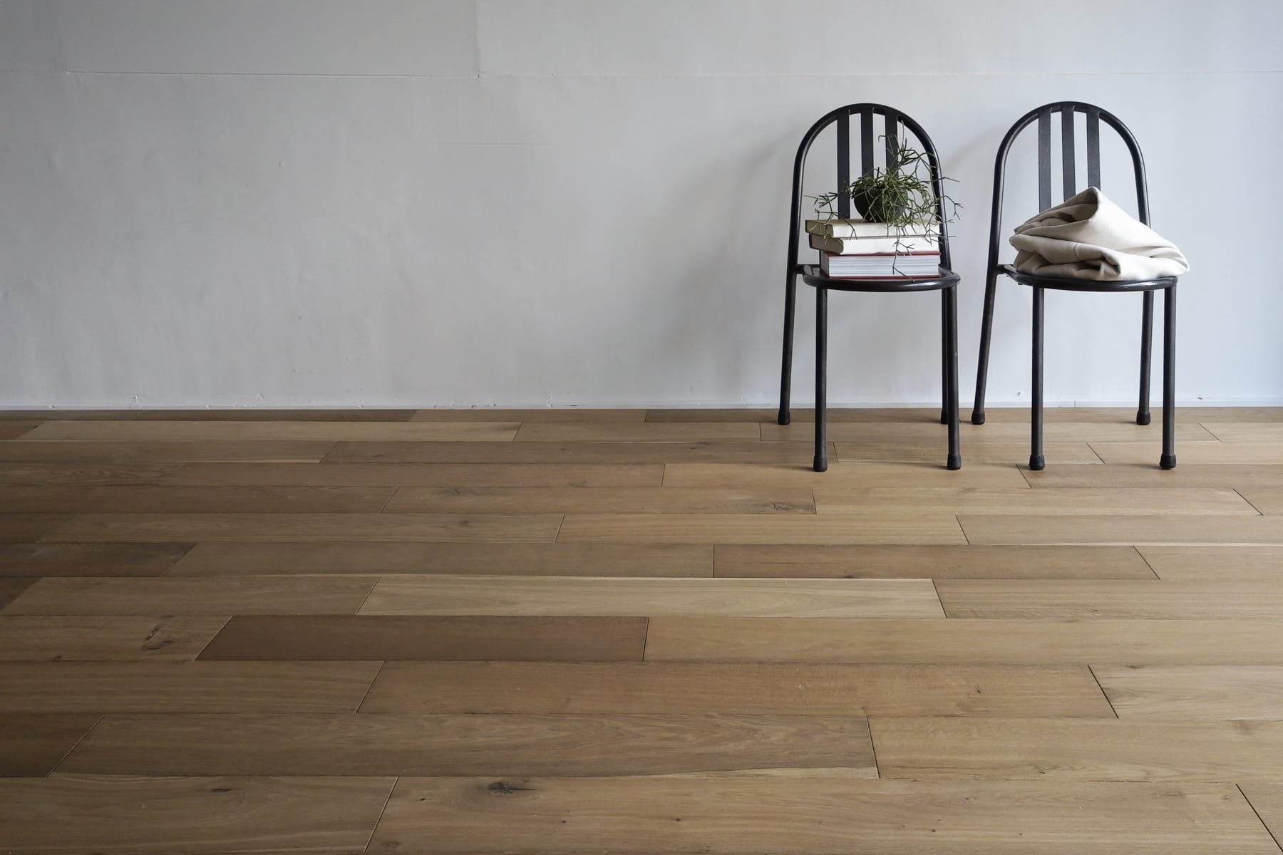 燻蒸フローリング オーク180/オイル塗装 FL-FL026-02-G173 オーク180の施工事例