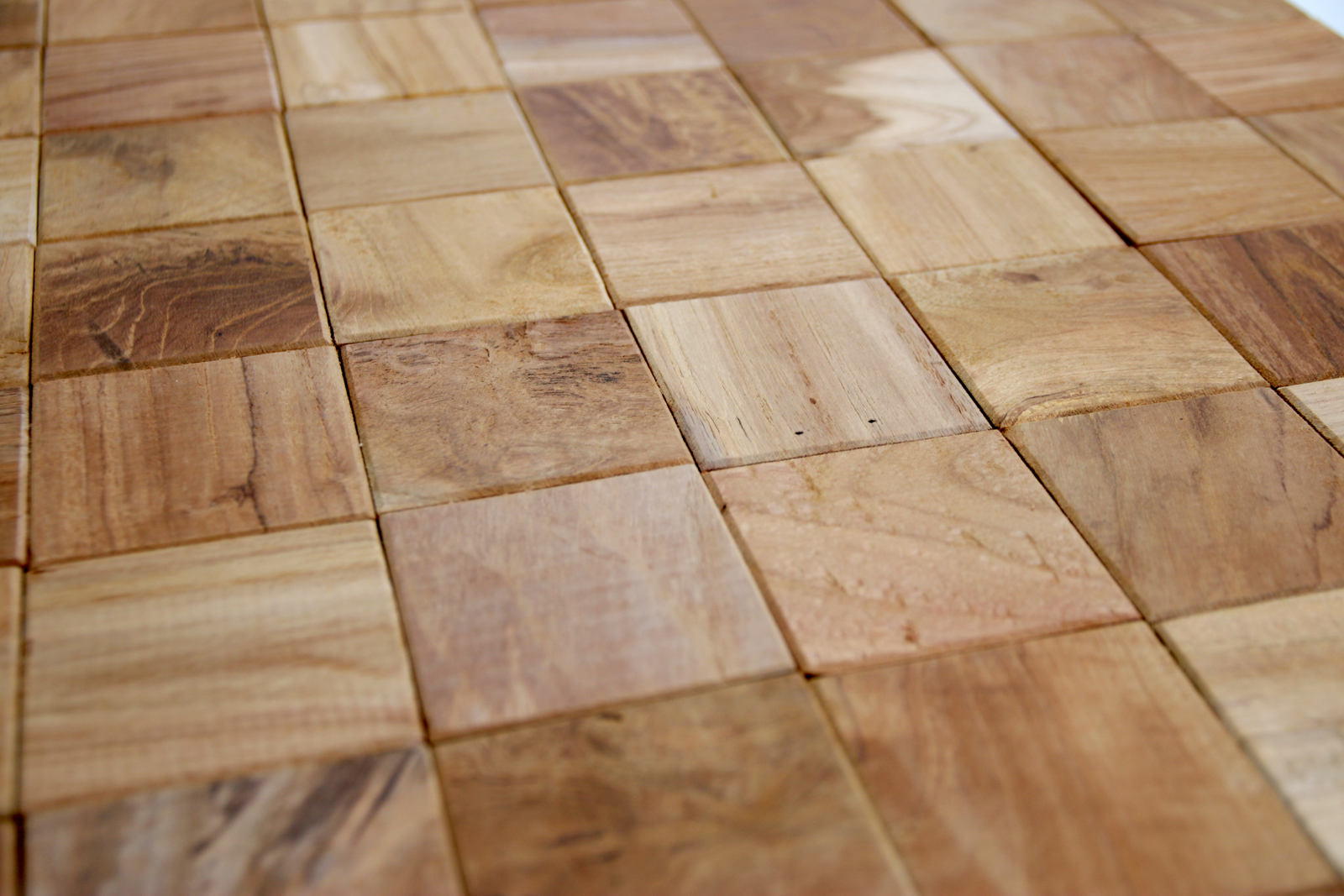 古木タイル スクエア WL-WB003-06-G141 他のタイプと比べると平滑な表面