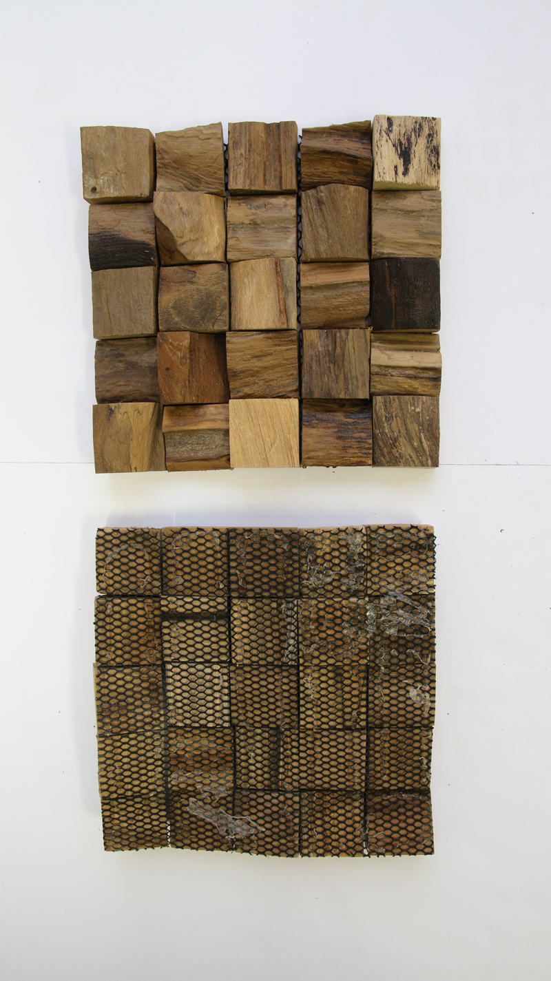 古木タイル モザイク WL-WB003-03-G141 １シート分の裏表。扱いやすい正方形の形状。裏にはメッシュシートが貼ってあります