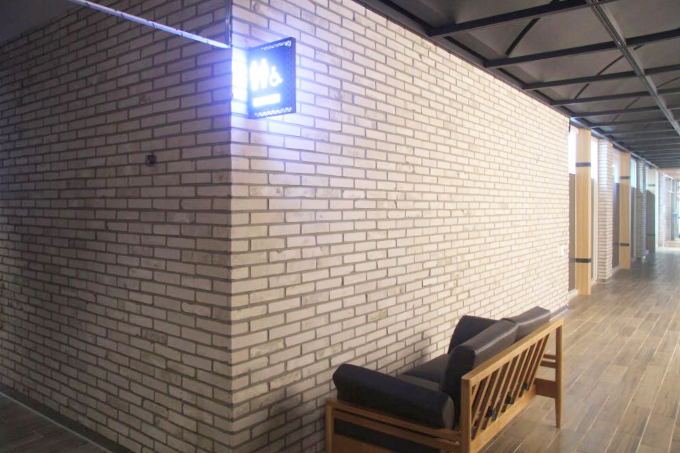 チャイナブリック 大連ホワイト（古材） WL-TL017-05-G141 経年変化した堅牢な壁の印象をつくることができる