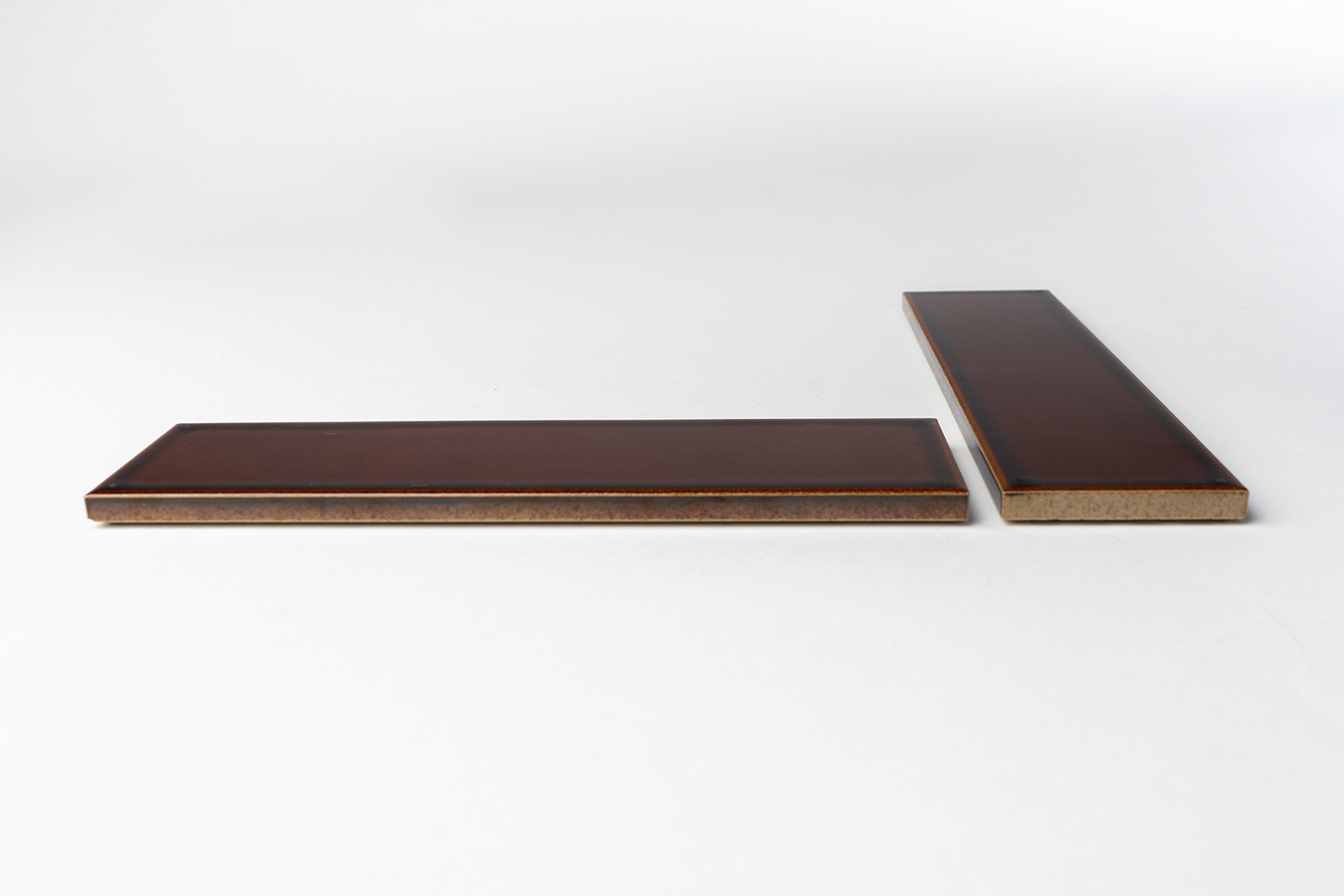 レトロエイジタイル ブラウン 二丁掛（バラ売り） WL-TL014-05P-G141 10mm厚です。小口の色は個体差があります