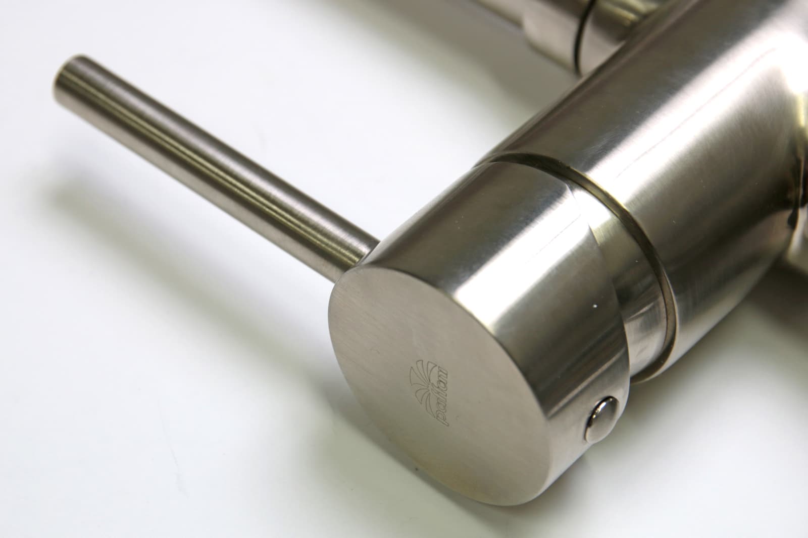 ハンドホース水栓 グースネック混合栓 サテン KB-TP006-02-G141 クオリティにこだわり、すべてイタリア国内にて製造をしています