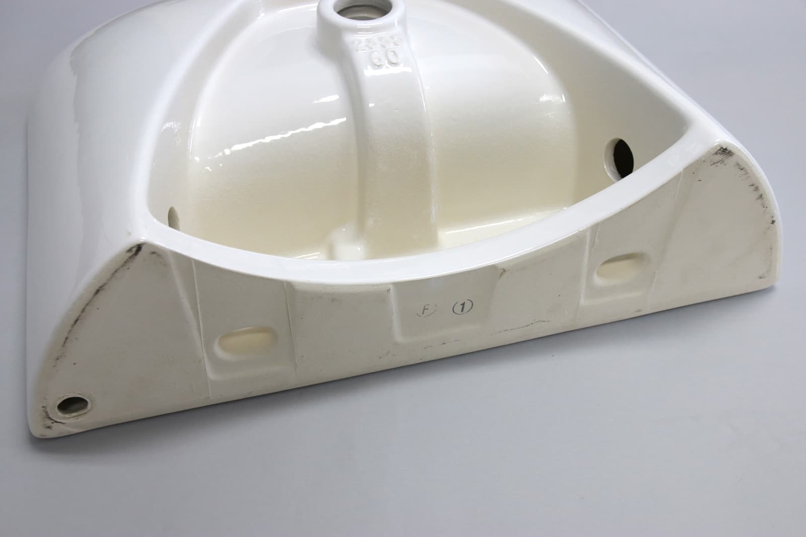 ウェルラウンドシンク フレームレス600 壁付け KB-PR008-04-G201