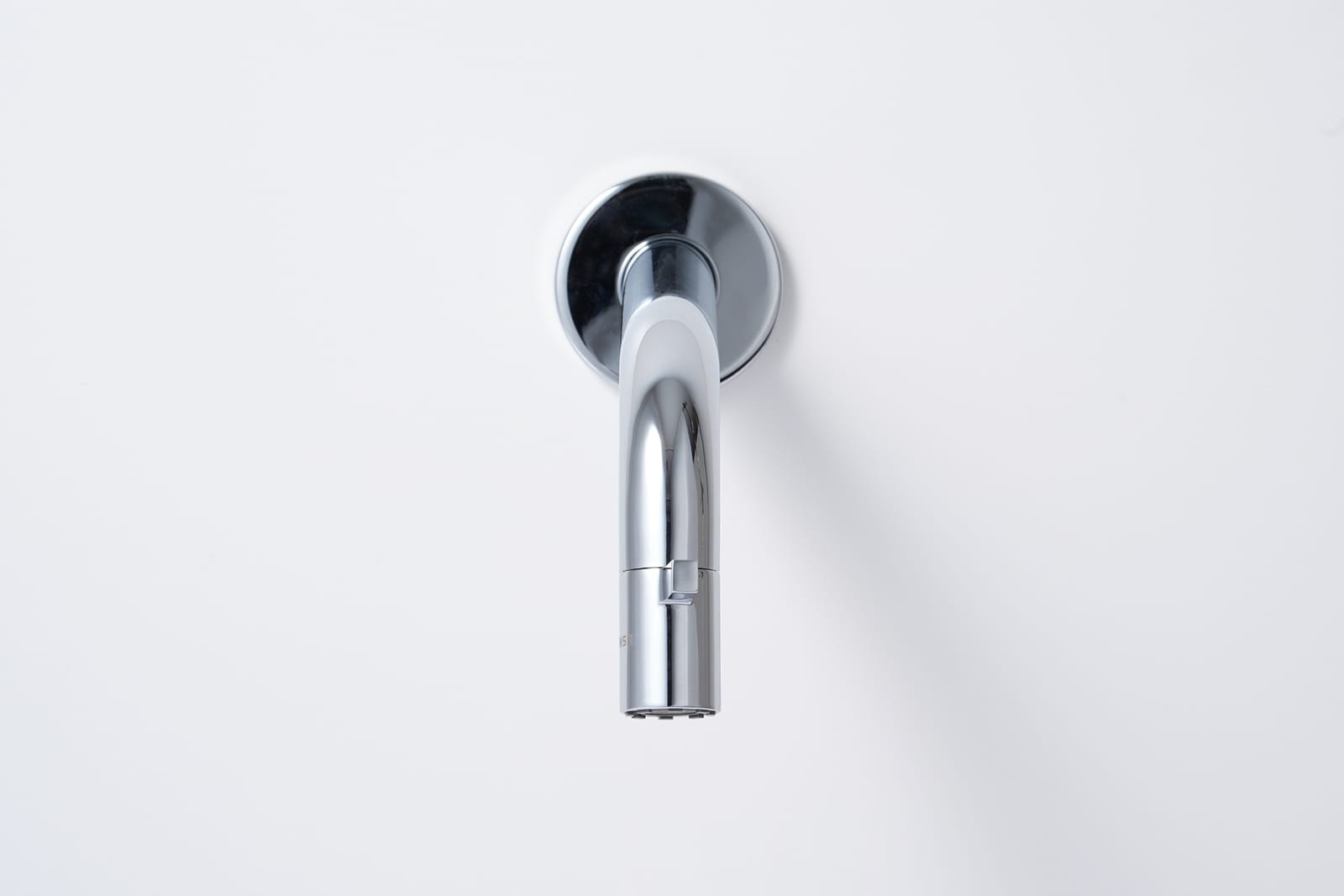 壁付けスパウトレバー水栓 洗面用 クローム L186 KB-TP011-02-G141