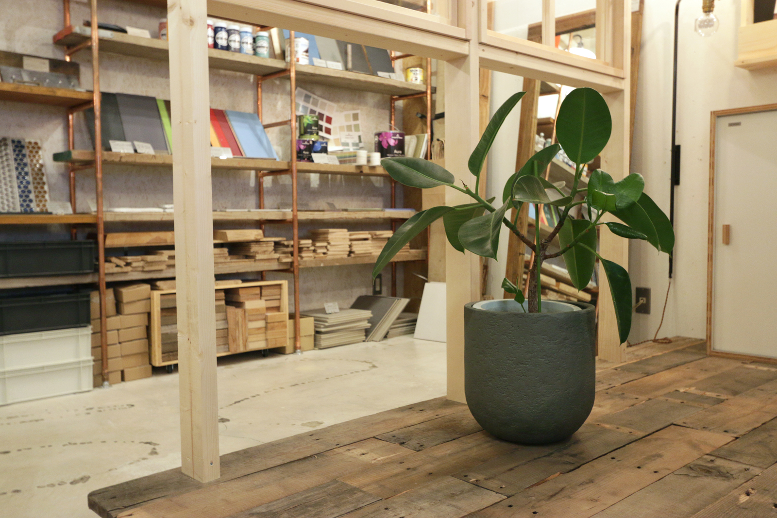 アイアン塗料 2L缶（カラー） PT-OT001-02-G044 ブロンズグリーン×チャコールグレーを混ぜた色