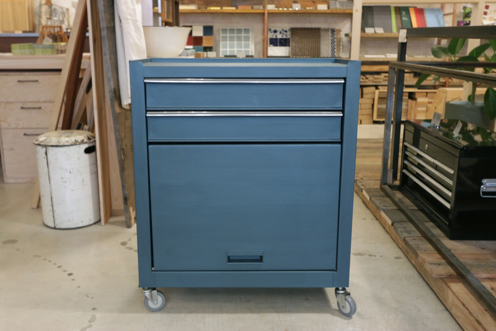 アイアン塗料 2L缶（カラー） PT-OT001-02-G044 ダークブルー×チャコールグレーを混ぜた色