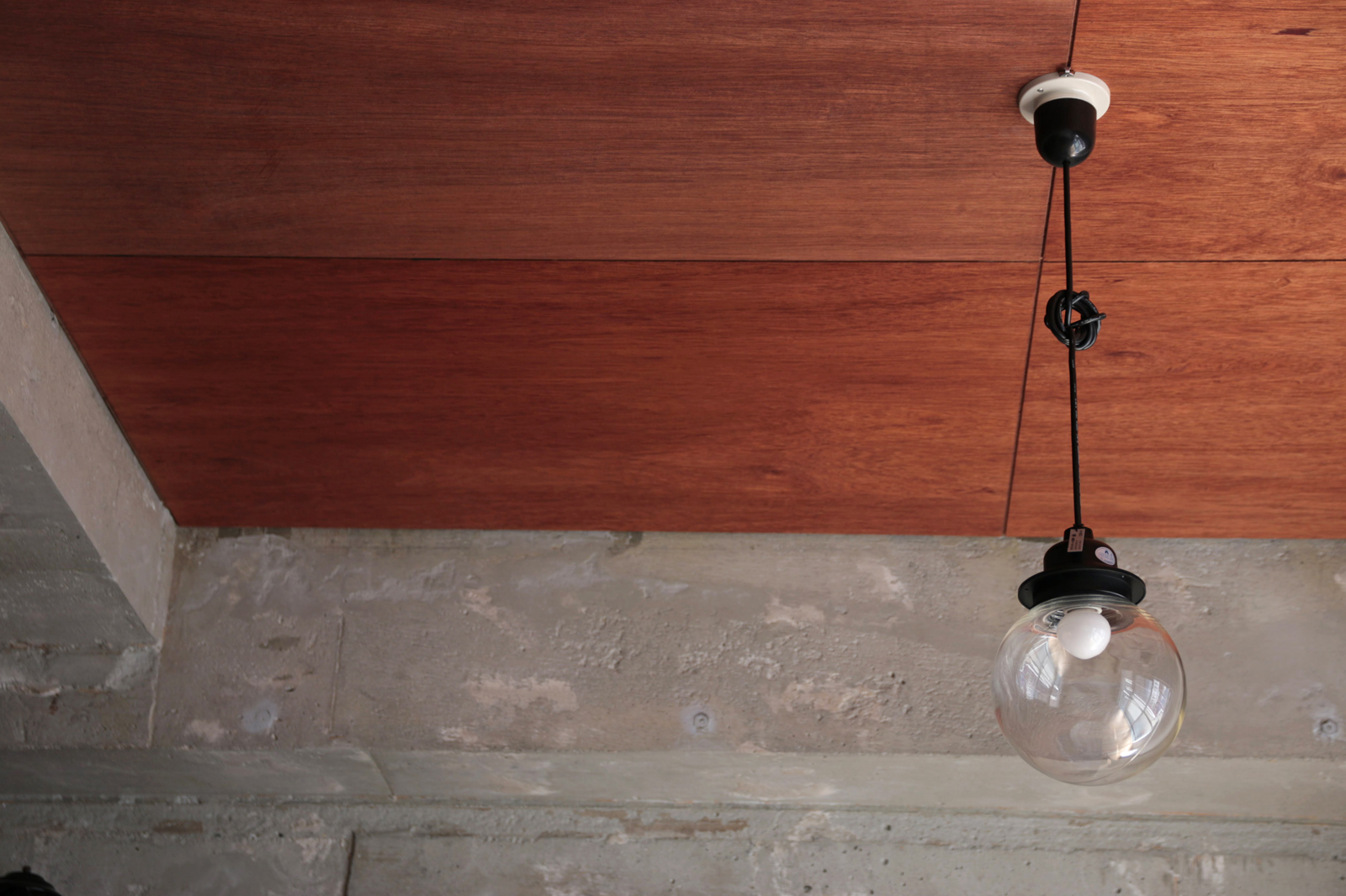 ワトコオイル チェリー 200ml缶 PT-WP005-02-G141 天井にミディアムウォルナットとチェリーを混ぜたものを塗装