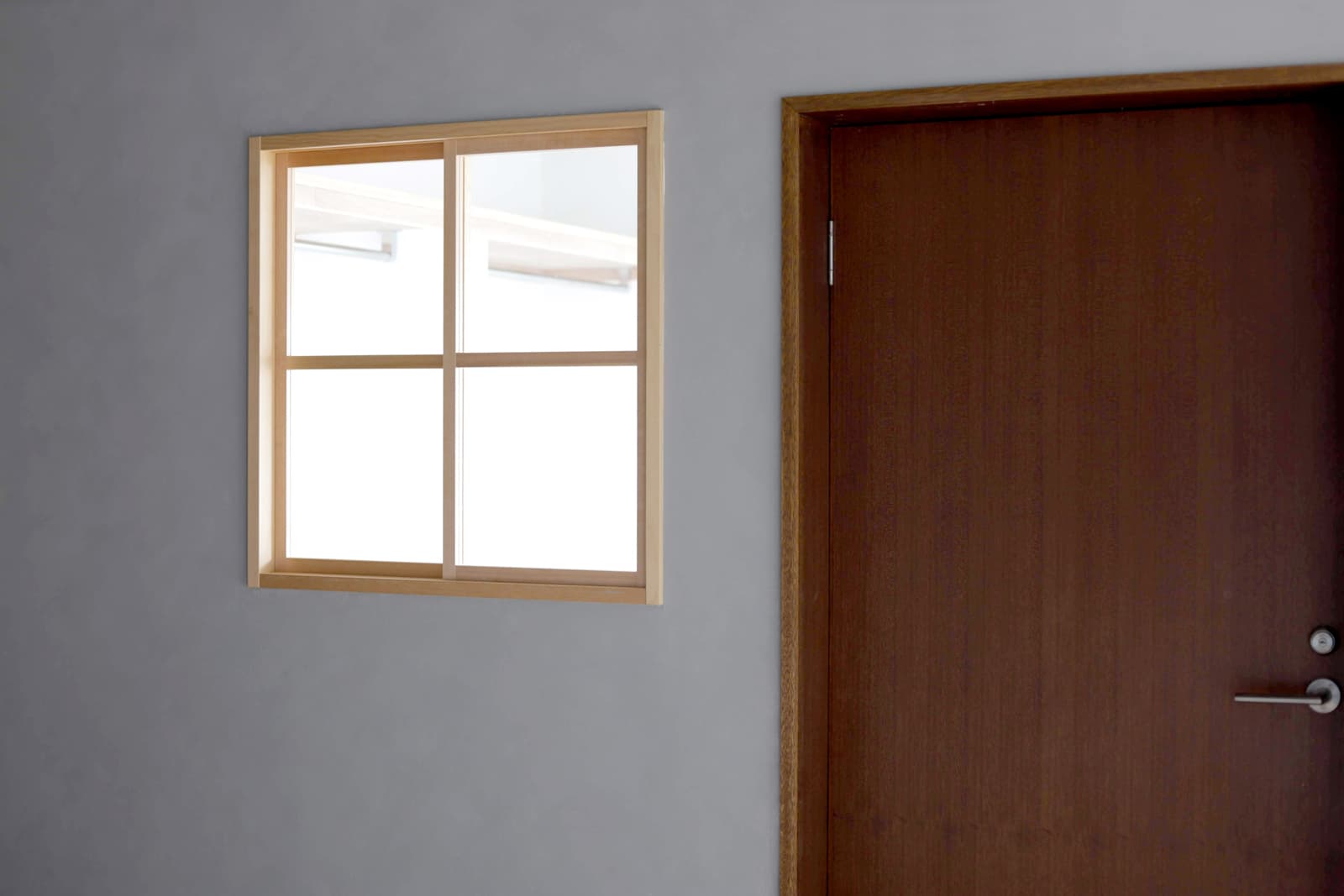 ワトコオイル ナチュラル 1L缶 PT-WP005-08-G141 室内窓の枠にナチュラルを塗った事例