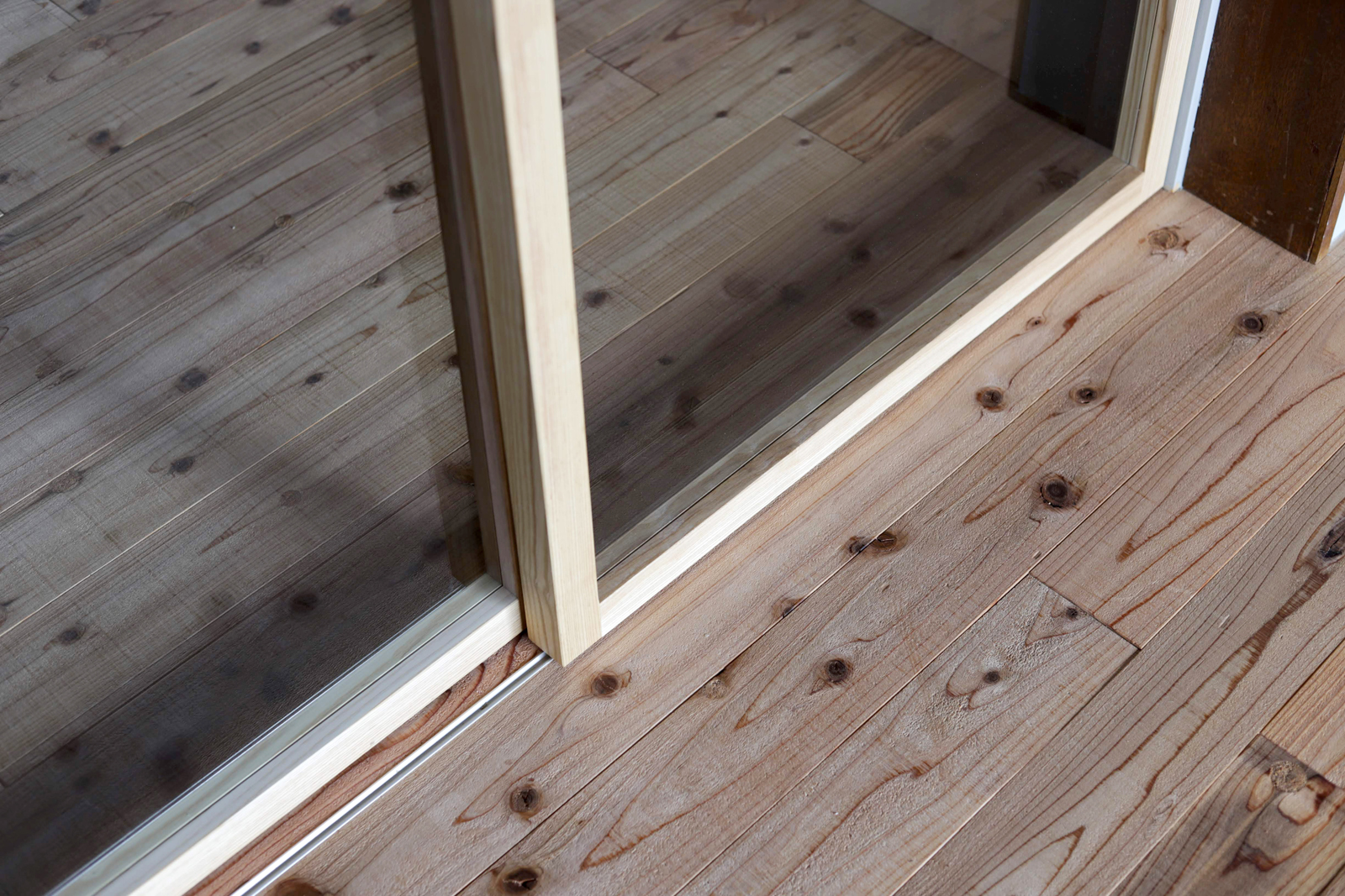 ワトコオイル ナチュラル 1L缶 PT-WP005-08-G141 ガラス引き戸とフローリングにナチュラルを塗った事例